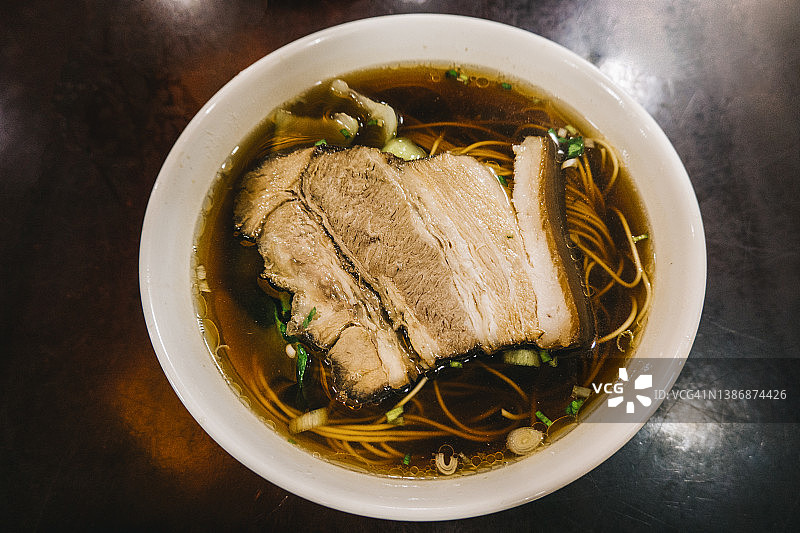 中式红烧肉面图片素材