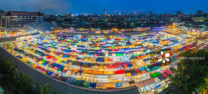 泰国曼谷火车夜市航拍全景图片素材