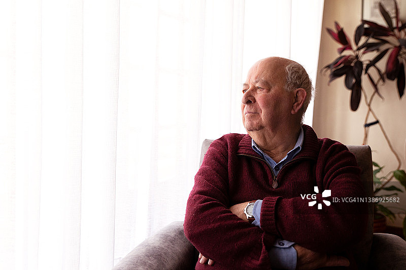 84岁老人肖像图片素材