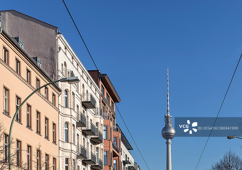 柏林电视塔与住宅和办公楼（德国）图片素材