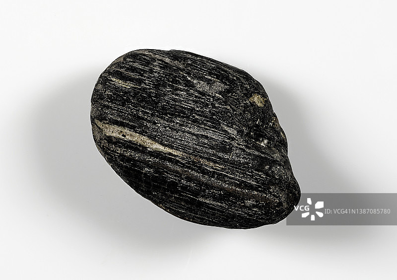 白色背景上的火山石图片素材