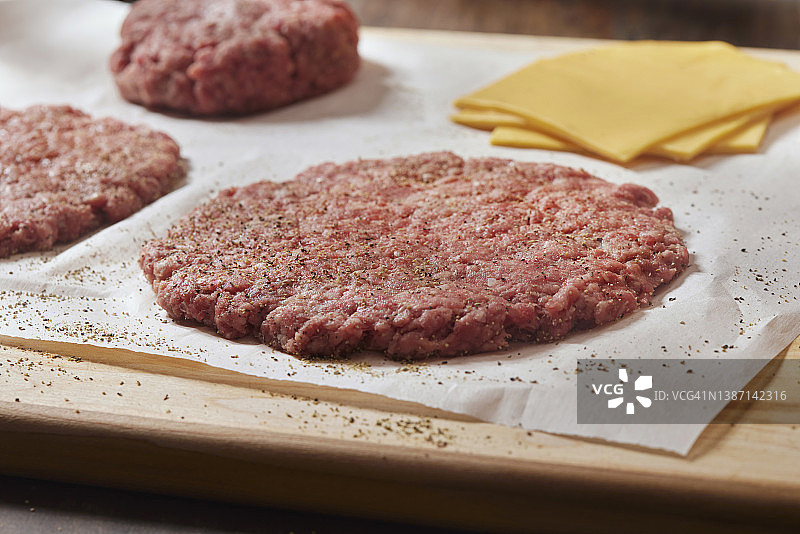 准备多汁的露西汉堡图片素材