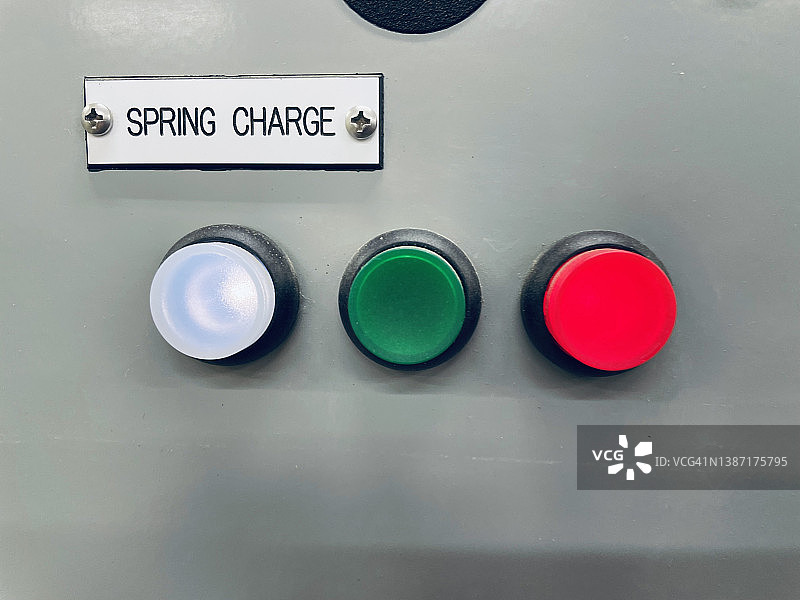 工业设备上的控制按钮图片素材