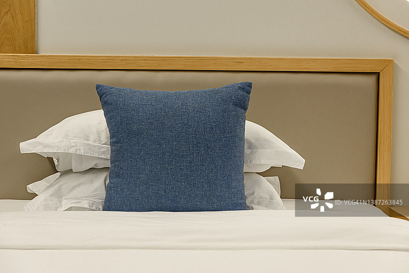 干净的床铺图片素材