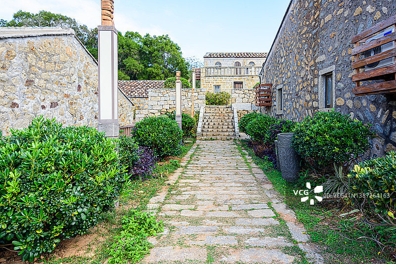 村庄里的房屋和道路图片素材