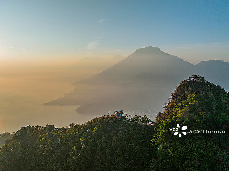 危地马拉阿蒂特兰湖航拍景观图片素材