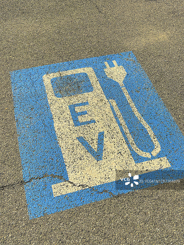 汽车充电站地面标志图片素材