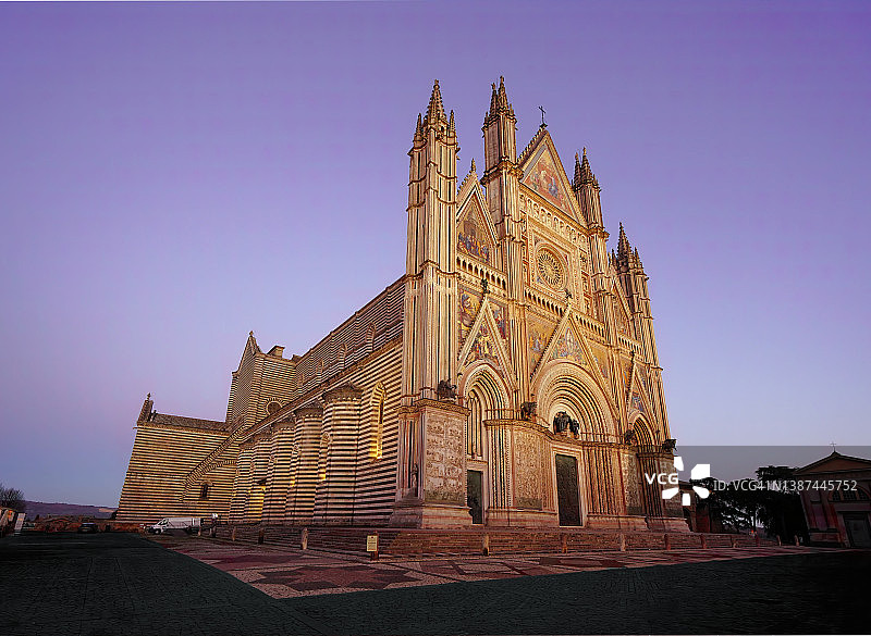 意大利艺术瑰宝：奥尔维耶托大教堂图片素材