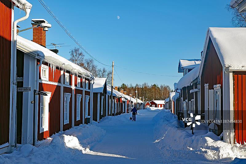 一排红色木屋，冬季，吕勒奥旧镇，诺尔博顿省，拉普兰，瑞典图片素材