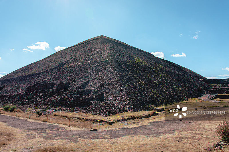 太阳金字塔的侧视图图片素材
