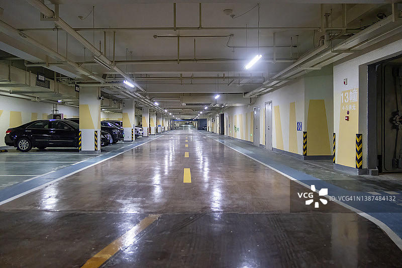 地下停车场图片素材