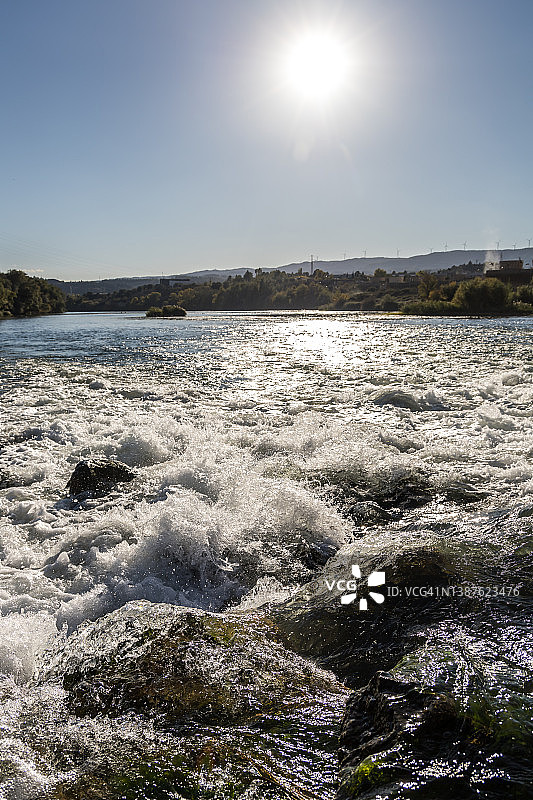埃布罗河急流图片素材