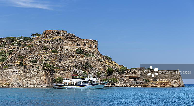克里特岛斯皮纳隆加岛上的16世纪海上堡垒图片素材