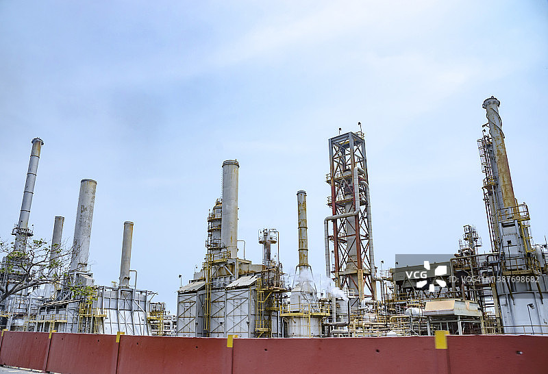 委内瑞拉卡拉沃沃州卡贝略港的埃尔帕利托炼油厂图片素材