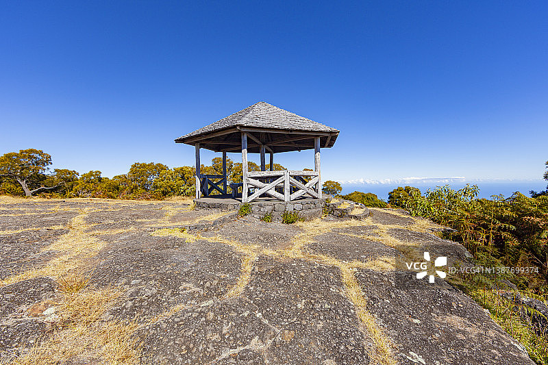 留尼汪岛，迈多山，迈多8号森林公路的野餐区图片素材