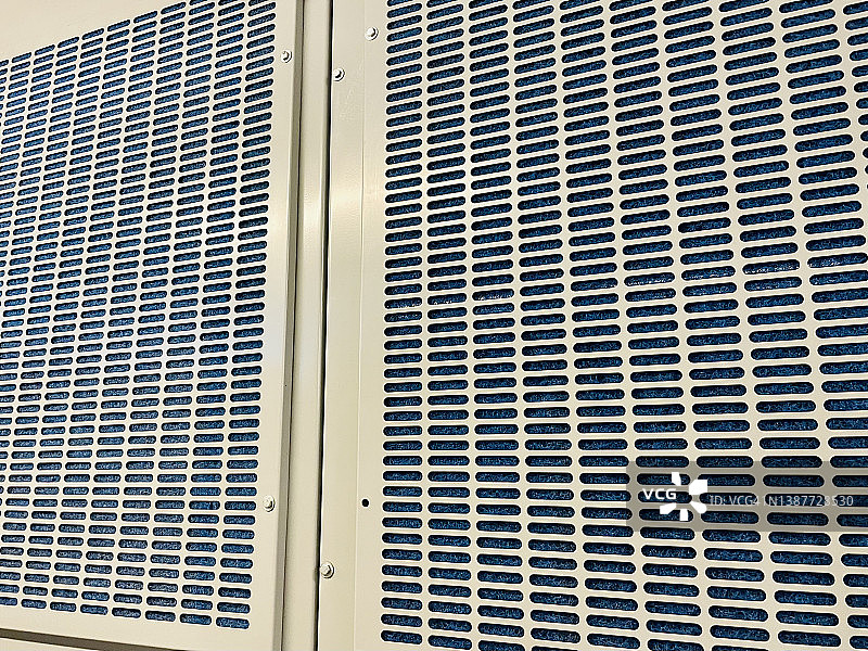 电气柜上的空气滤清器图片素材