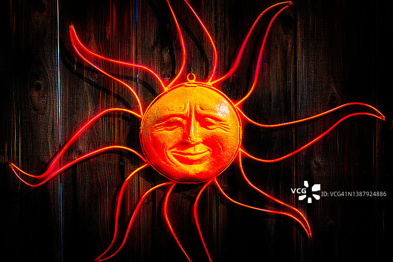 光芒四射的太阳符号图片素材