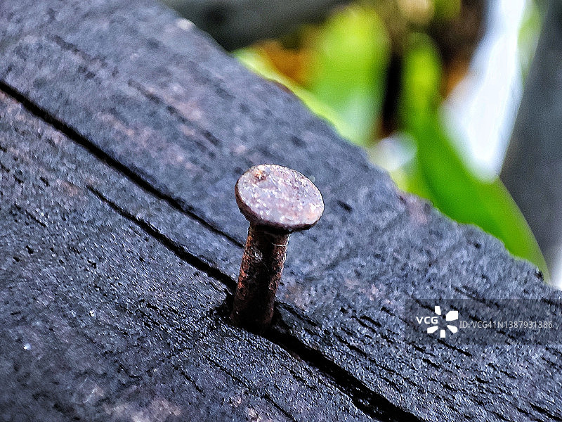 生锈的铁钉图片素材