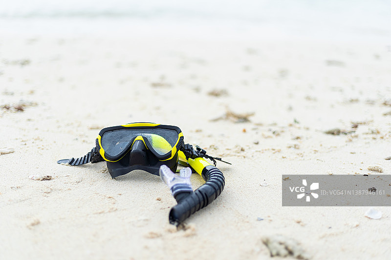 户外活动：海上潜水图片素材