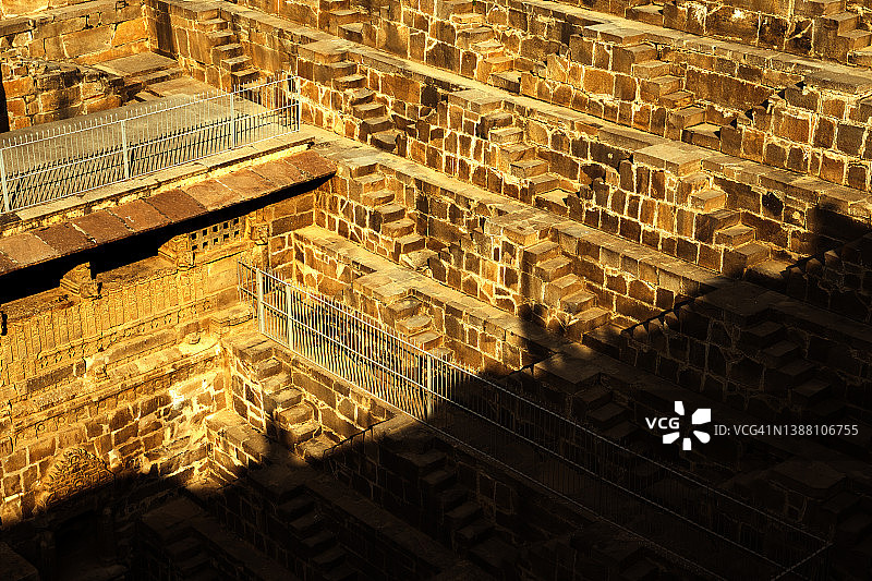 斋浦尔附近最大的阶梯井：昌德巴奥里古阶梯井，印度拉贾斯坦邦图片素材