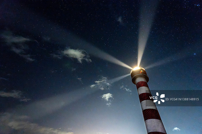 夜间灯塔图片素材