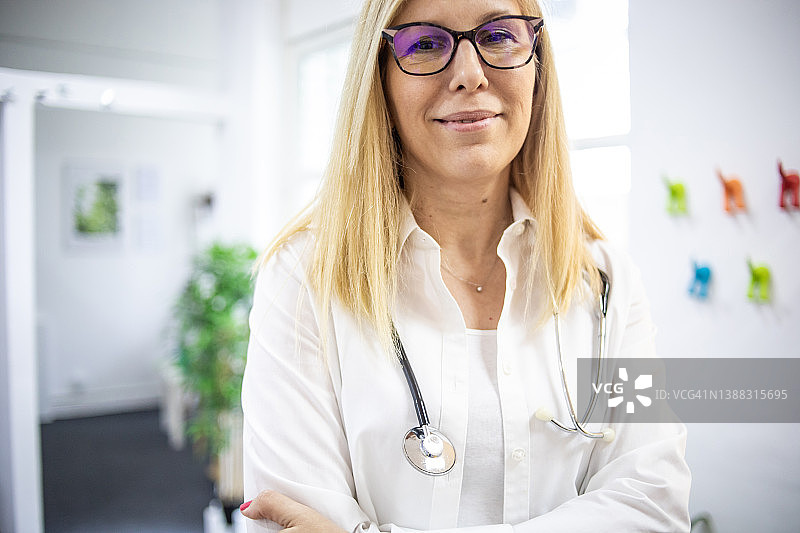 我是你的医生，你很安全图片素材