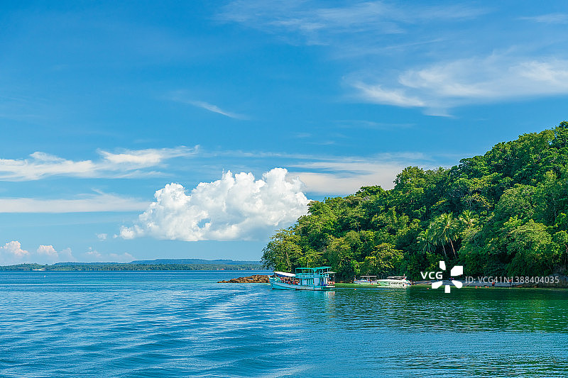 象岛邦宝码头，这里是达叻府的旅游中心。任何想在象岛及附近地区潜水的人都必须在这里乘船。这里也是出售海鲜、纪念品的地方 - 照片图片素材
