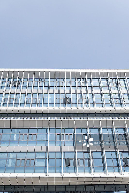 商业区内现代建筑立面图片素材