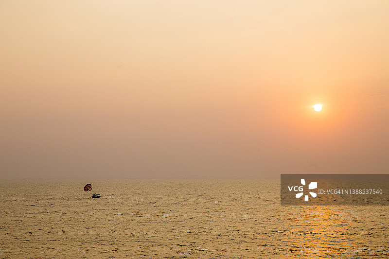 海平面上的帆伞运动图片素材