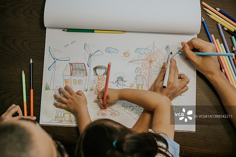 小女孩环保主题风力涡轮机艺术品图片素材