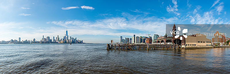 伊利-拉卡瓦纳铁路和渡轮码头，以及纽约下曼哈顿天际线图片素材