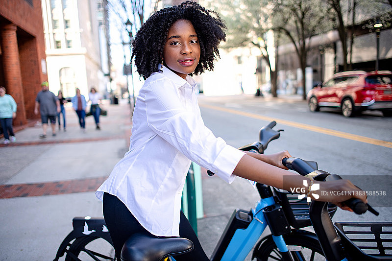 现代城市交通皇后图片素材