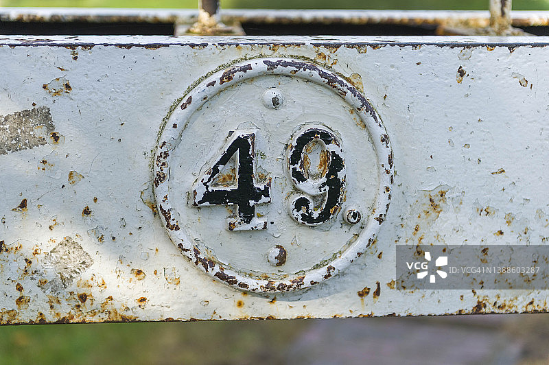 英国威尔特郡迪韦齐斯凯恩山船闸，肯尼特和埃文运河上的船闸细节图片素材