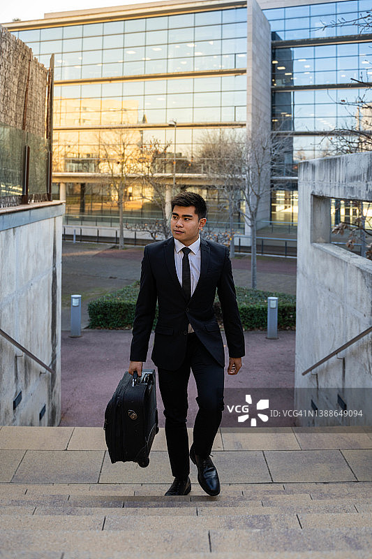 商人离开办公室图片素材