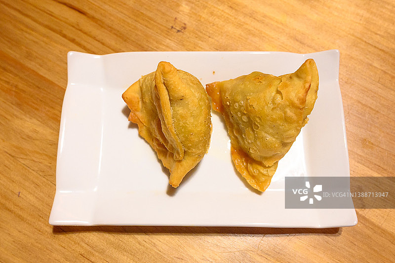 纯素萨摩萨三角饺图片素材