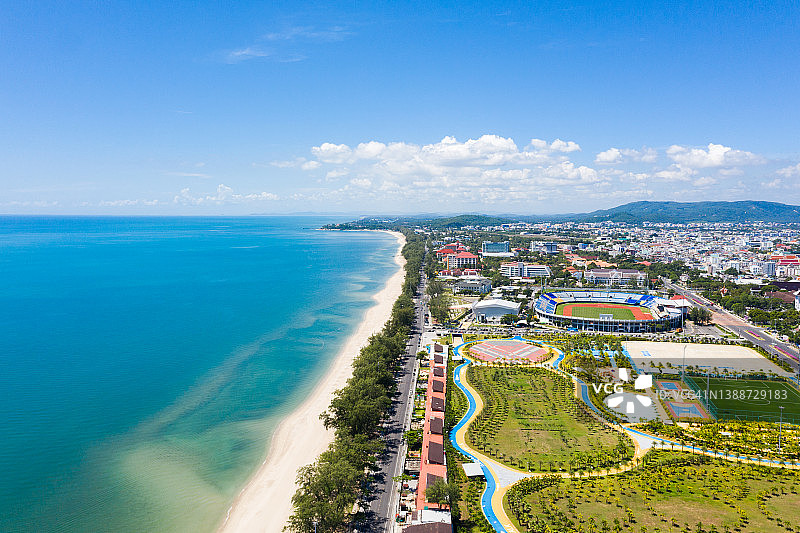 泰国南部宋卡市与萨米拉海滩的鸟瞰图图片素材