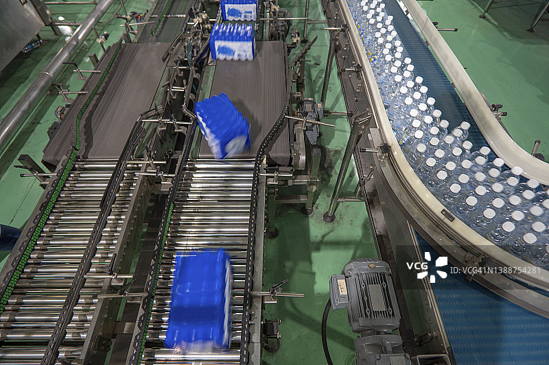 矿泉水装箱生产线图片素材