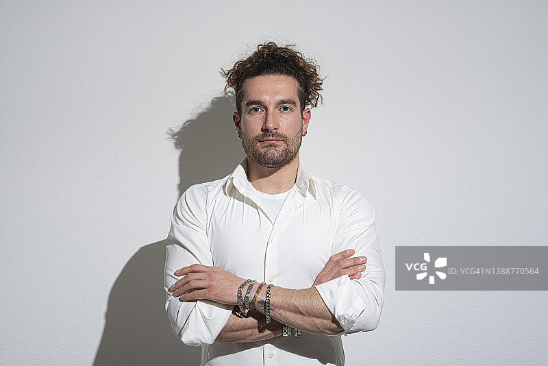 年轻人的肖像图片素材