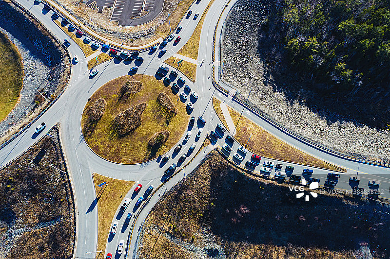 高峰时段交通拥堵图片素材