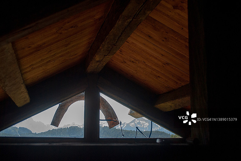 山间避难所图片素材