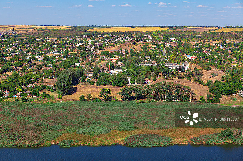 绿色村庄景观图片素材