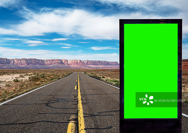 大峡谷国家公园：消失的公路场景与绿屏广告牌图片素材
