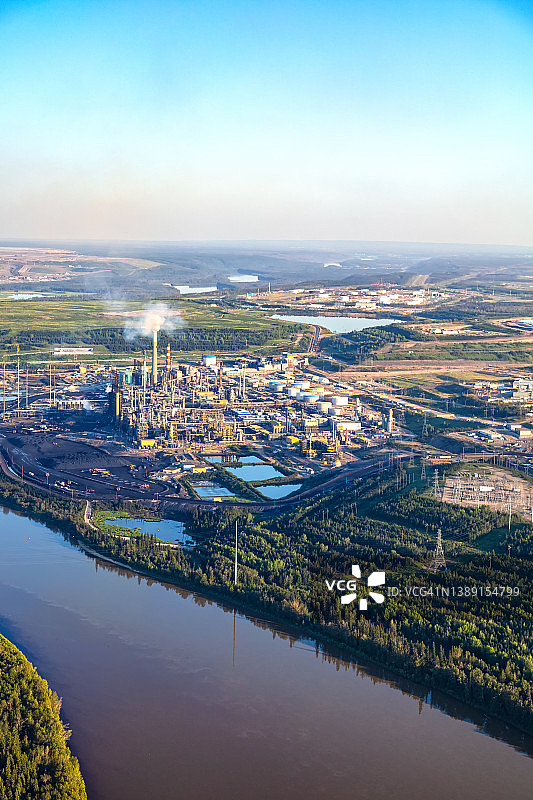 加拿大石油化工厂鸟瞰图图片素材