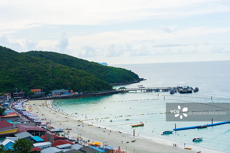 泰国芭堤雅兰岛Tawaen海滩美景图片素材