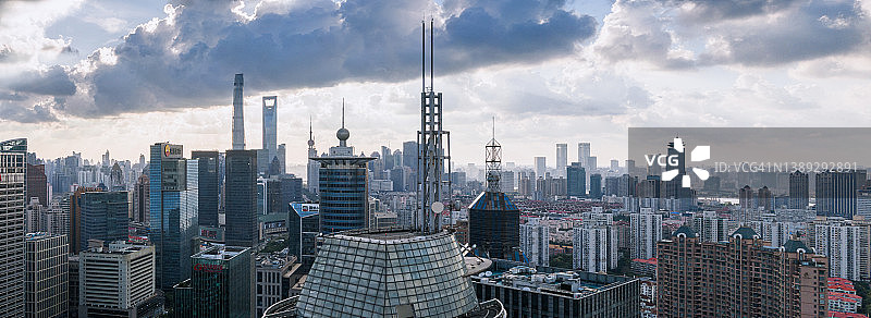 上海浦东新区世纪大道沿线建筑图片素材