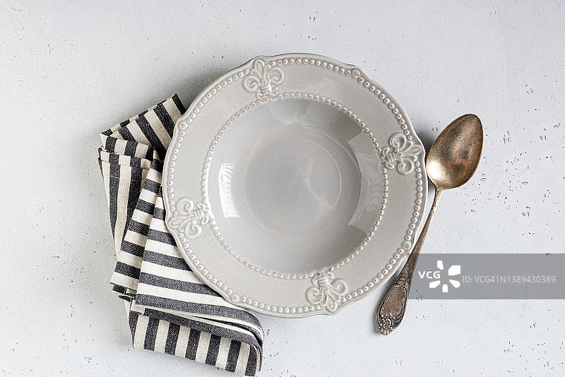 复古汤碗和勺子图片素材