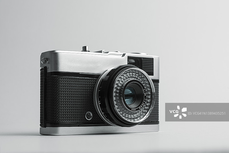 老式胶片相机和照片胶卷图片素材