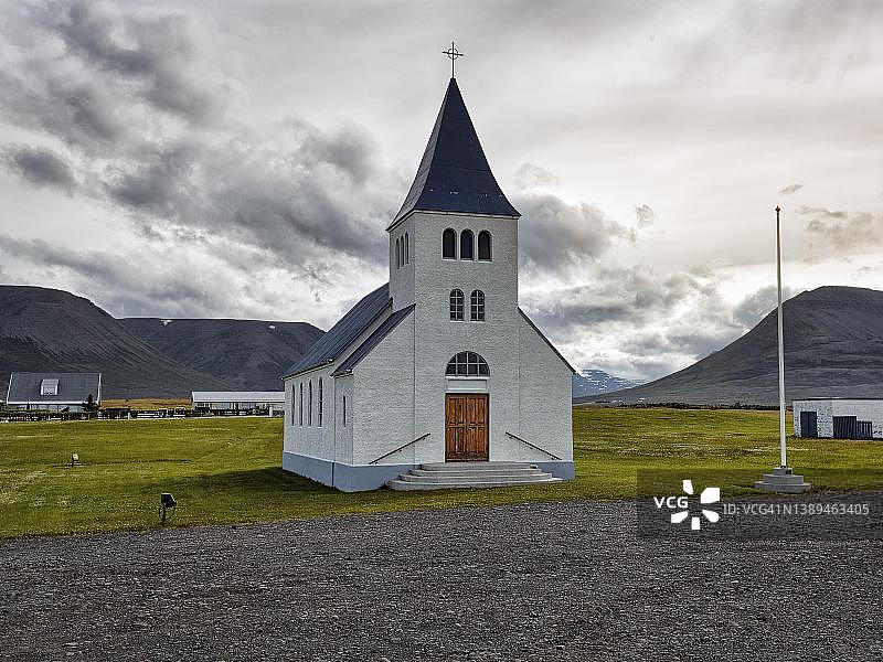 冰岛北部西区特罗拉askagi半岛斯卡加峡湾霍夫索斯的教堂图片素材