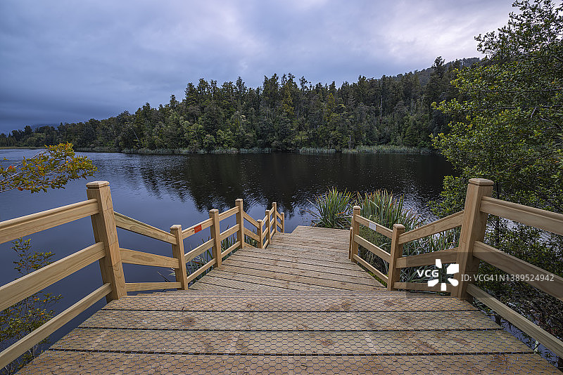 新西兰马瑟森湖观景平台世界遗产地图片素材
