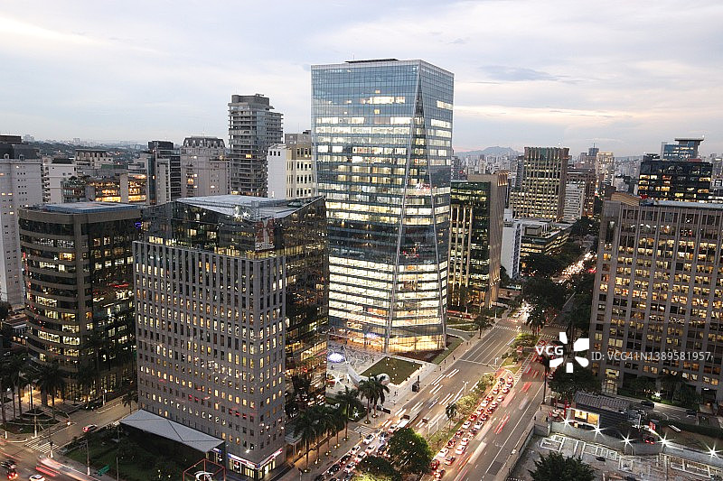 巴西圣保罗伊塔伊姆比比Faria Lima大街的鸟瞰图图片素材